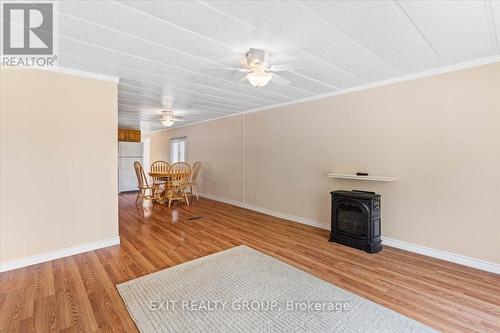 40 Linden Boulevard, Quinte West, ON - Indoor With Fireplace