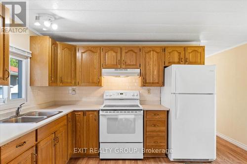 40 Linden Boulevard, Quinte West, ON - Indoor Photo Showing Kitchen With Double Sink