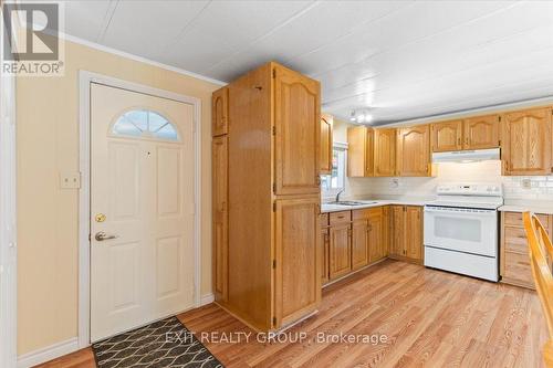 40 Linden Boulevard, Quinte West, ON - Indoor Photo Showing Kitchen