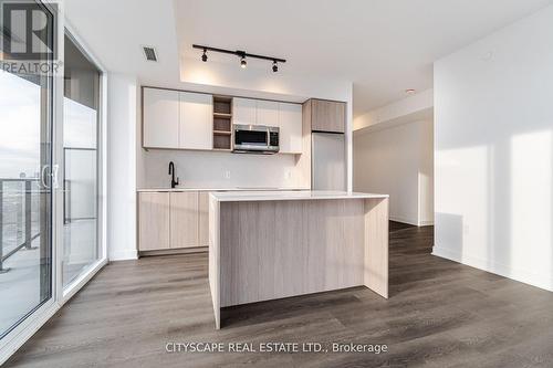 2009 - 36 Zorra Street, Toronto (Islington-City Centre West), ON - Indoor Photo Showing Kitchen