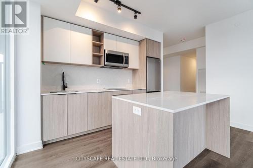 2009 - 36 Zorra Street, Toronto (Islington-City Centre West), ON - Indoor Photo Showing Kitchen