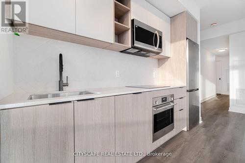 2009 - 36 Zorra Street, Toronto (Islington-City Centre West), ON - Indoor Photo Showing Kitchen