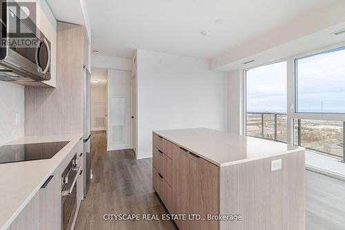 2009 - 36 Zorra Street, Toronto (Islington-City Centre West), ON - Indoor Photo Showing Kitchen With Upgraded Kitchen