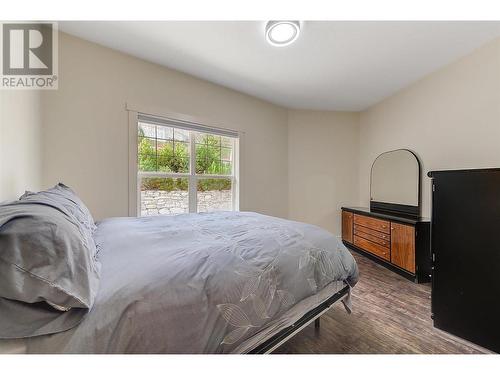 1007 Aurora Heights, West Kelowna, BC - Indoor Photo Showing Bedroom