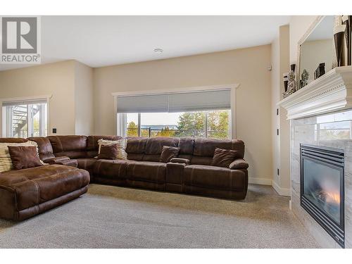 1007 Aurora Heights, West Kelowna, BC - Indoor Photo Showing Living Room With Fireplace