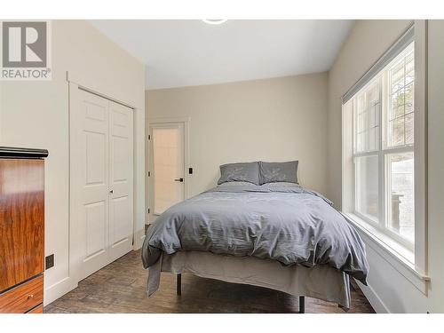 1007 Aurora Heights, West Kelowna, BC - Indoor Photo Showing Bedroom