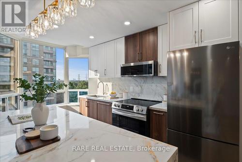 905 - 35 Finch Avenue E, Toronto (Willowdale East), ON - Indoor Photo Showing Kitchen With Stainless Steel Kitchen With Upgraded Kitchen