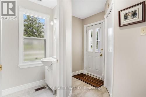 126 Mill Street, Champlain, ON - Indoor Photo Showing Living Room