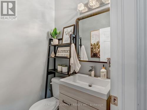 28 Garinger Crescent, Hamilton (Binbrook), ON - Indoor Photo Showing Bathroom