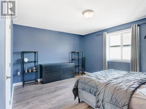 28 Garinger Crescent, Hamilton (Binbrook), ON - Indoor Photo Showing Bedroom