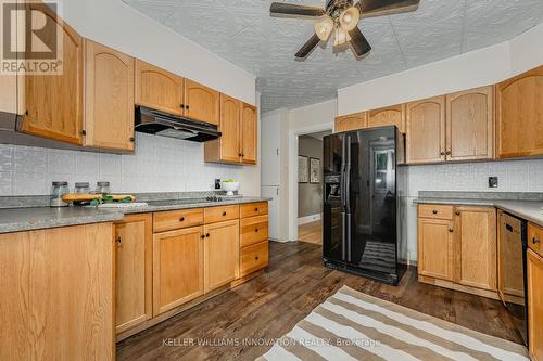 555 Grant Street N, Woodstock, ON - Indoor Photo Showing Kitchen