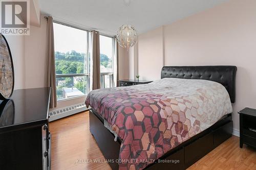 2206 - 150 Charlton Avenue E, Hamilton (Corktown), ON - Indoor Photo Showing Bedroom