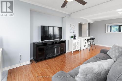 2206 - 150 Charlton Avenue E, Hamilton, ON - Indoor Photo Showing Living Room