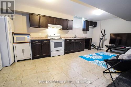 6018 Eaglewood Drive, Niagara Falls, ON - Indoor Photo Showing Kitchen