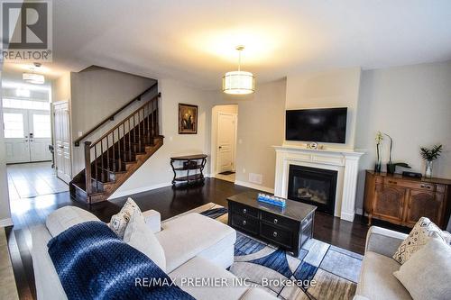 6018 Eaglewood Drive, Niagara Falls, ON - Indoor Photo Showing Living Room With Fireplace