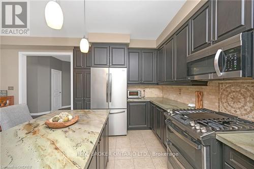 19 Humphrey Street, Hamilton (Waterdown), ON - Indoor Photo Showing Kitchen With Stainless Steel Kitchen With Upgraded Kitchen