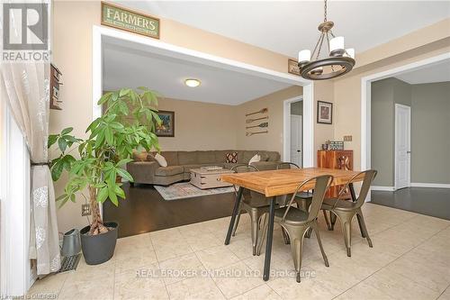 19 Humphrey Street, Hamilton (Waterdown), ON - Indoor Photo Showing Dining Room