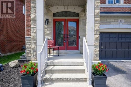 19 Humphrey Street, Hamilton (Waterdown), ON - Outdoor