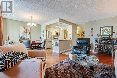 302 - 363 Colborne Street, London, ON - Indoor Photo Showing Living Room