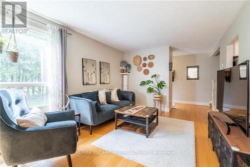 3 - 657 Francis Road, Burlington (Lasalle), ON - Indoor Photo Showing Living Room