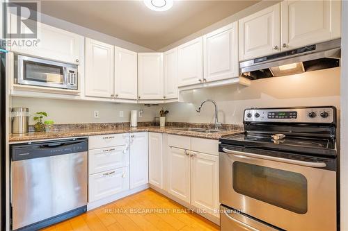 3 - 657 Francis Road, Burlington (Lasalle), ON - Indoor Photo Showing Kitchen