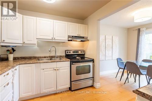 3 - 657 Francis Road, Burlington (Lasalle), ON - Indoor Photo Showing Kitchen With Double Sink