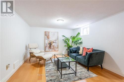 3 - 657 Francis Road, Burlington (Lasalle), ON - Indoor Photo Showing Living Room