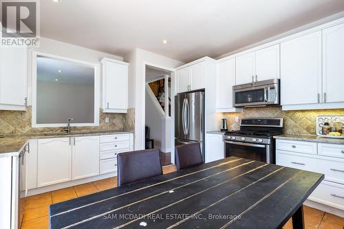 3855 Thomas Street, Mississauga (Churchill Meadows), ON - Indoor Photo Showing Kitchen With Upgraded Kitchen