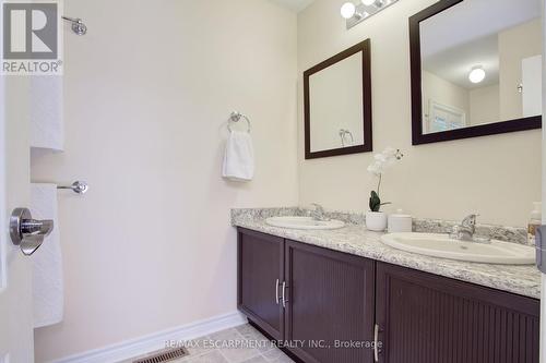 1760 Solitaire Court, Mississauga (Erin Mills), ON - Indoor Photo Showing Bathroom