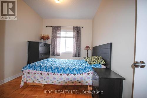 7128 Lowville Heights, Mississauga, ON - Indoor Photo Showing Bedroom