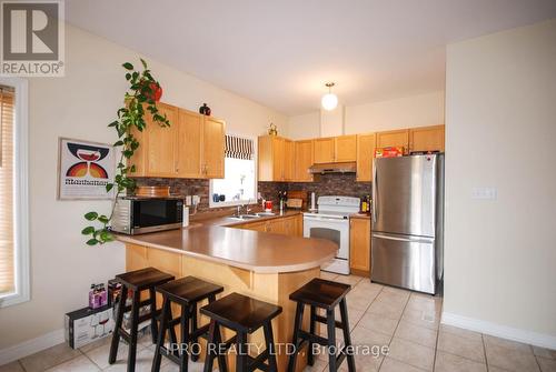 7128 Lowville Heights, Mississauga, ON - Indoor