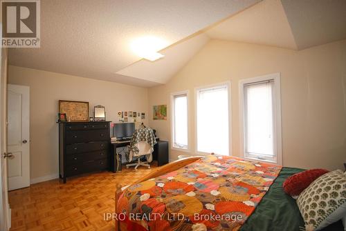 7128 Lowville Heights, Mississauga, ON - Indoor Photo Showing Bedroom