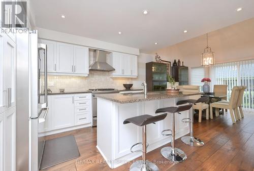 49 - 5 Lacorra Way, Brampton (Sandringham-Wellington), ON - Indoor Photo Showing Kitchen With Stainless Steel Kitchen With Upgraded Kitchen