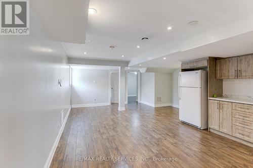 203 Allegro Drive, Brampton (Credit Valley), ON - Indoor Photo Showing Kitchen