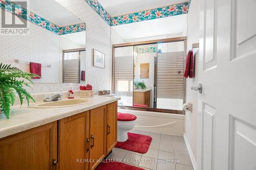 10 Brookbank Court, Brampton (Heart Lake East), ON - Indoor Photo Showing Bathroom