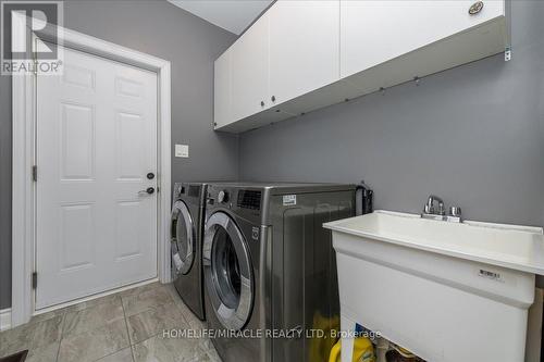 32 Peacock Trail, New Tecumseth (Alliston), ON - Indoor Photo Showing Laundry Room