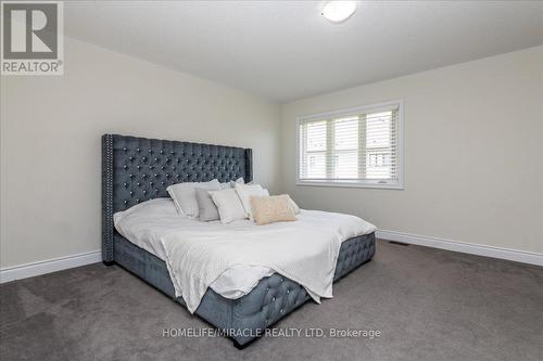 32 Peacock Trail, New Tecumseth (Alliston), ON - Indoor Photo Showing Bedroom