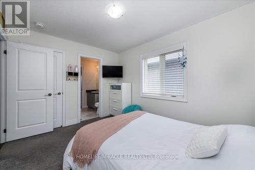 32 Peacock Trail, New Tecumseth (Alliston), ON - Indoor Photo Showing Bedroom