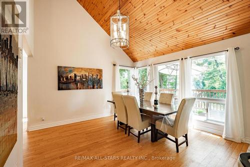 31 Connor Drive, Whitchurch-Stouffville, ON - Indoor Photo Showing Dining Room