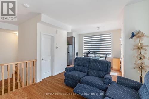 312 - 10 Halliford Place, Brampton (Goreway Drive Corridor), ON - Indoor Photo Showing Living Room