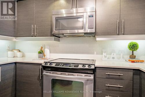 818 - 85 East Liberty Street, Toronto (Niagara), ON - Indoor Photo Showing Kitchen With Upgraded Kitchen