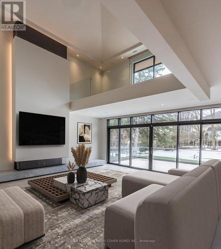 103 Old Colony Road, Toronto (St. Andrew-Windfields), ON - Indoor Photo Showing Living Room