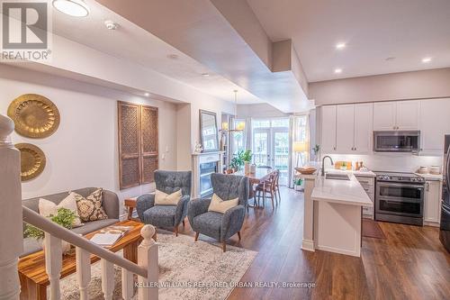 Th 15 - 1 Rean Drive, Toronto (Bayview Village), ON - Indoor Photo Showing Kitchen