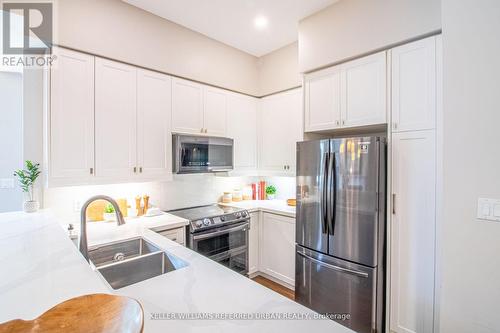 Th 15 - 1 Rean Drive, Toronto (Bayview Village), ON - Indoor Photo Showing Kitchen With Double Sink With Upgraded Kitchen