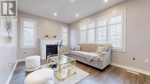 8 Louis Way, Scugog (Port Perry), ON - Indoor Photo Showing Living Room With Fireplace