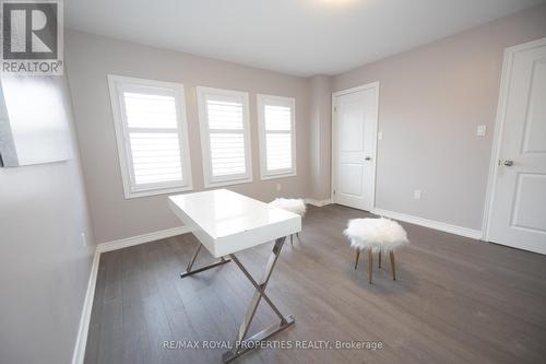 8 Louis Way, Scugog (Port Perry), ON - Indoor Photo Showing Other Room