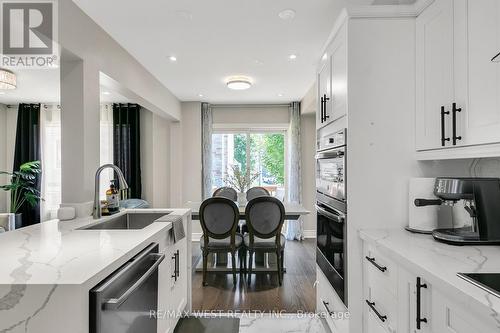 139 Homestead Road, Toronto (West Hill), ON - Indoor Photo Showing Kitchen With Upgraded Kitchen