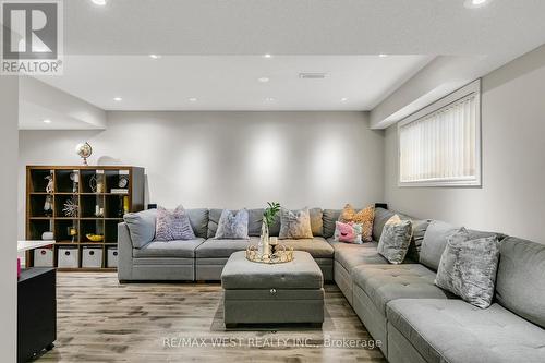 139 Homestead Road, Toronto (West Hill), ON - Indoor Photo Showing Living Room