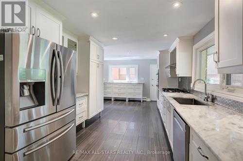 14 Navarre Crescent, Toronto (Guildwood), ON - Indoor Photo Showing Kitchen With Upgraded Kitchen