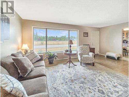 1411 6Th Avenue, Valemount, BC - Indoor Photo Showing Living Room